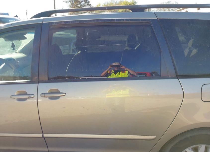 Photo 14 of 2006 Toyota Sienna LE (VIN 5TDZA23C66S497292)