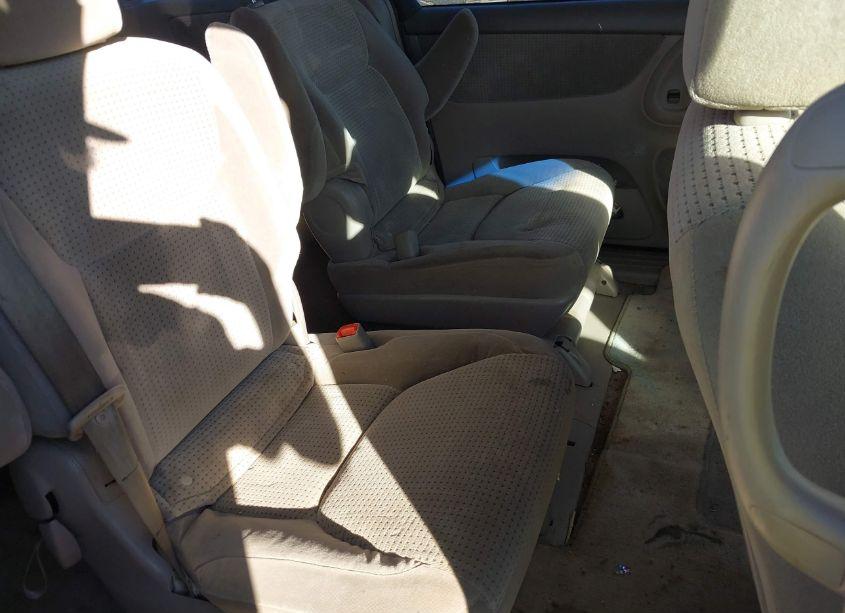 Photo 8 of 2006 Toyota Sienna LE (VIN 5TDZA23C66S497292)