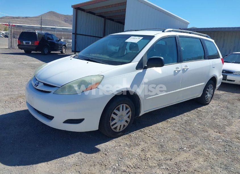 Photo 2 of 2006 Toyota Sienna CE (VIN 5TDZA23C66S501874)