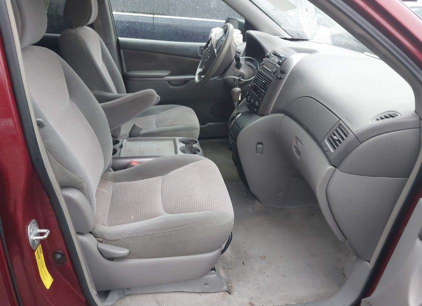 Photo 5 of 2006 Toyota Sienna LE (VIN 5TDZA23C66S502359)