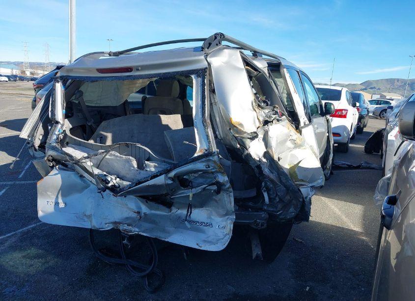 Photo 4 of 2006 Toyota Sienna LE (VIN 5TDZA23C66S561069)