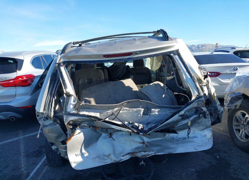 Photo 6 of 2006 Toyota Sienna LE (VIN 5TDZA23C66S561069)