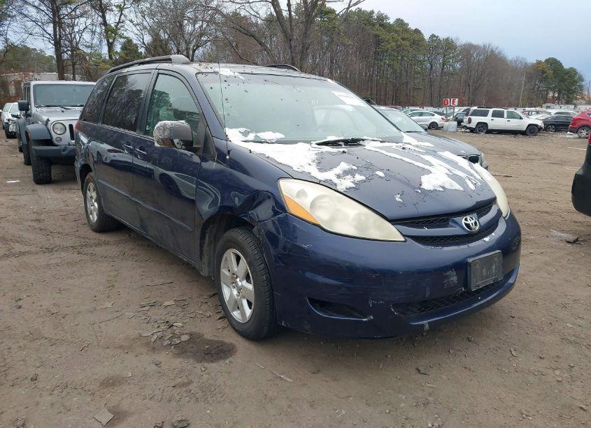 2006 Toyota Sienna LE (VIN 5TDZA23C66S563680) main photo