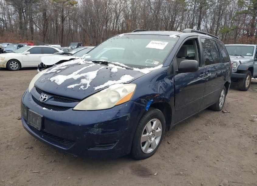 Photo 2 of 2006 Toyota Sienna LE (VIN 5TDZA23C66S563680)