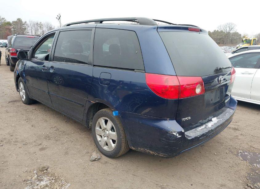 Photo 3 of 2006 Toyota Sienna LE (VIN 5TDZA23C66S563680)
