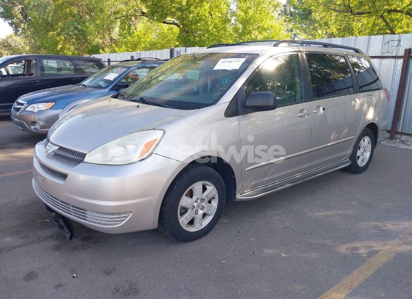 Photo 2 of 2004 Toyota Sienna LE (VIN 5TDZA23C74S000747)