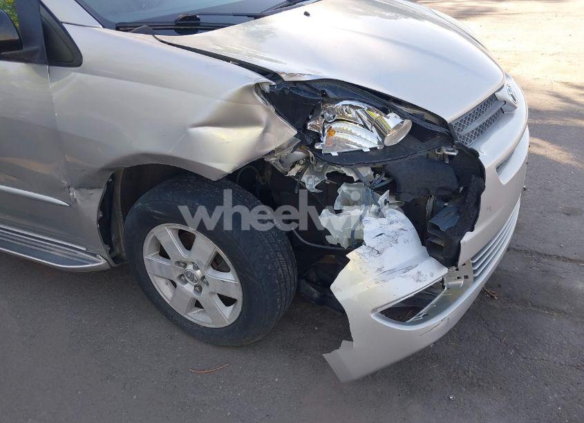 Photo 6 of 2004 Toyota Sienna LE (VIN 5TDZA23C74S000747)