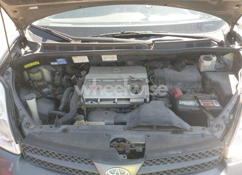 Photo 10 of 2004 Toyota Sienna CE (VIN 5TDZA23C74S015121)