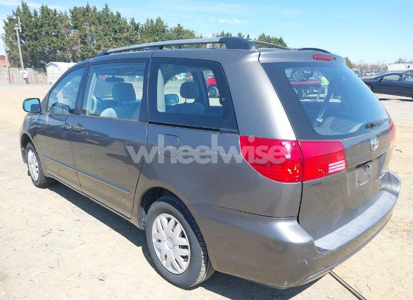 Photo 3 of 2004 Toyota Sienna CE (VIN 5TDZA23C74S015121)