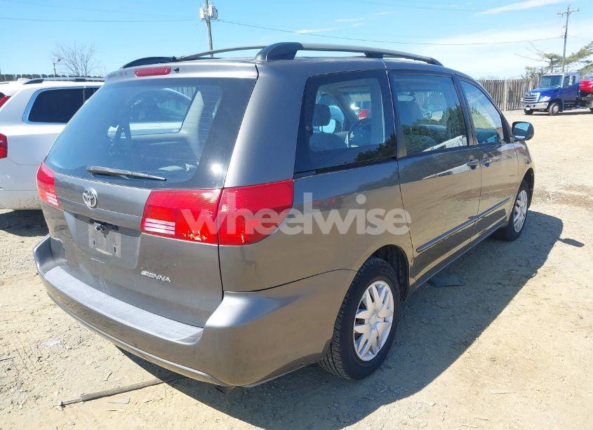 Photo 4 of 2004 Toyota Sienna CE (VIN 5TDZA23C74S015121)