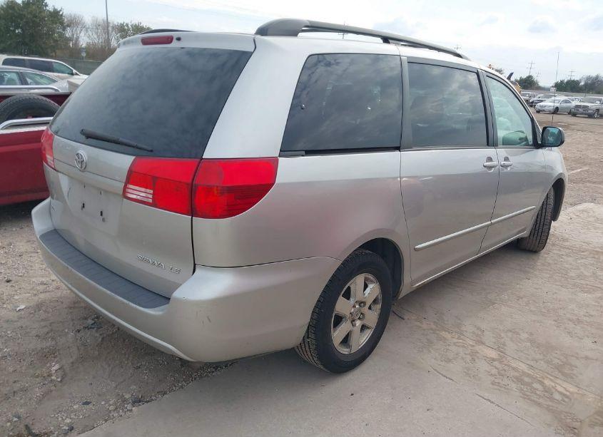 Photo 4 of 2004 Toyota Sienna LE (VIN 5TDZA23C74S018732)