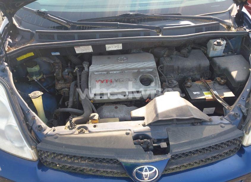 Photo 10 of 2004 Toyota Sienna LE (VIN 5TDZA23C74S023638)