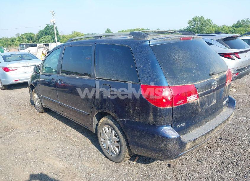 Photo 3 of 2004 Toyota Sienna LE (VIN 5TDZA23C74S023638)
