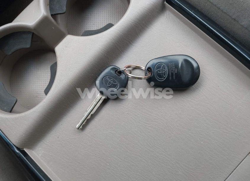 Photo 11 of 2004 Toyota Sienna LE (VIN 5TDZA23C74S027267)