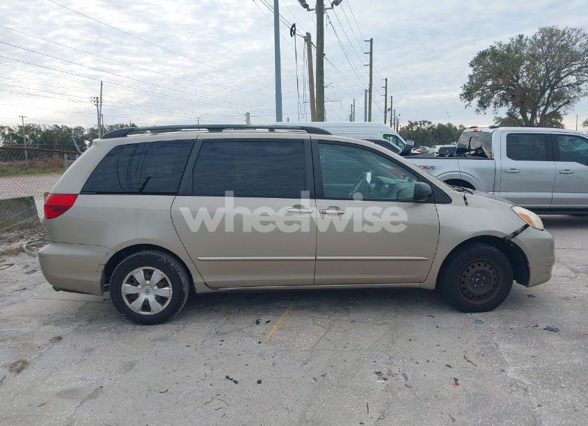 Photo 13 of 2004 Toyota Sienna LE (VIN 5TDZA23C74S027267)
