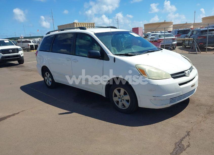 2004 Toyota Sienna LE (VIN 5TDZA23C74S030752) main photo