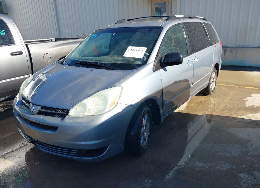 Photo 2 of 2004 Toyota Sienna LE (VIN 5TDZA23C74S052752)