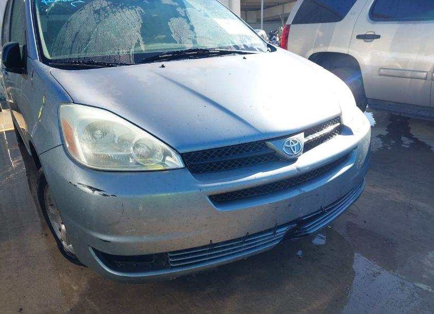 Photo 6 of 2004 Toyota Sienna LE (VIN 5TDZA23C74S052752)