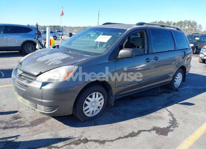 Photo 2 of 2004 Toyota Sienna LE (VIN 5TDZA23C74S060480)