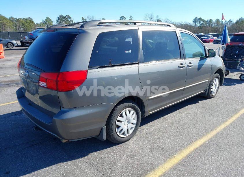 Photo 4 of 2004 Toyota Sienna LE (VIN 5TDZA23C74S060480)