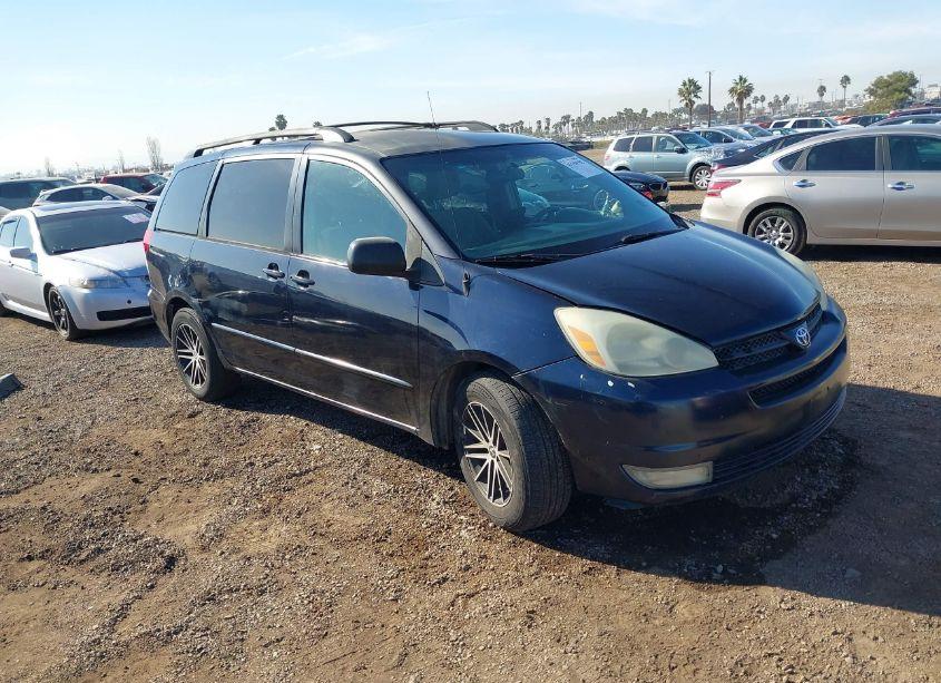 2004 Toyota Sienna LE (VIN 5TDZA23C74S110438) main photo