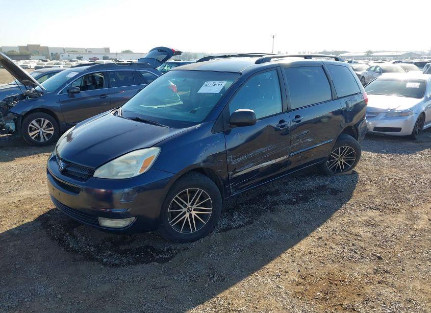 Photo 2 of 2004 Toyota Sienna LE (VIN 5TDZA23C74S110438)