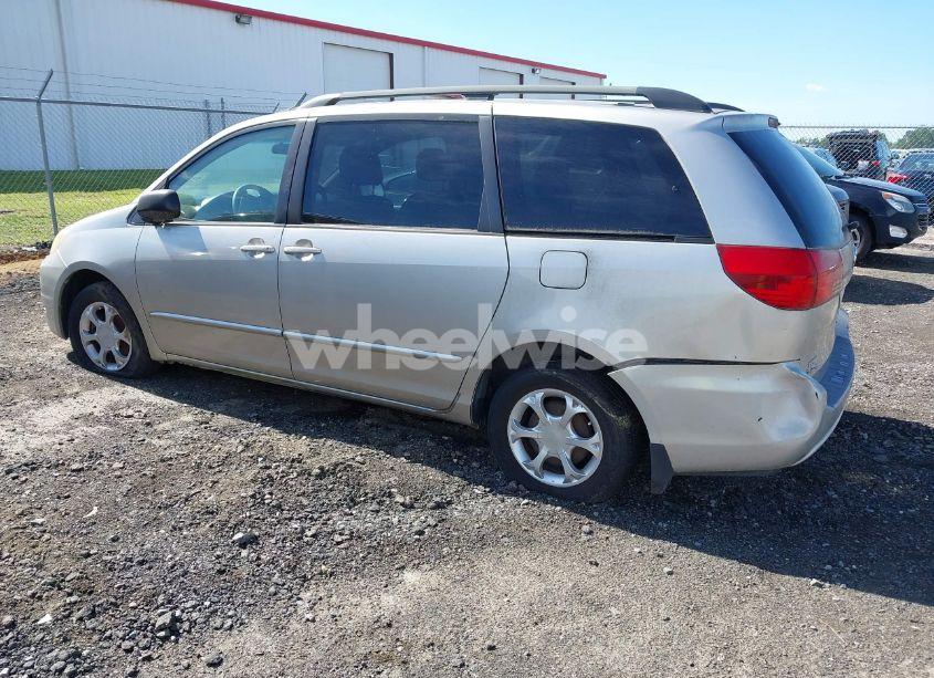 Photo 15 of 2004 Toyota Sienna CE/LE (VIN 5TDZA23C74S116935)