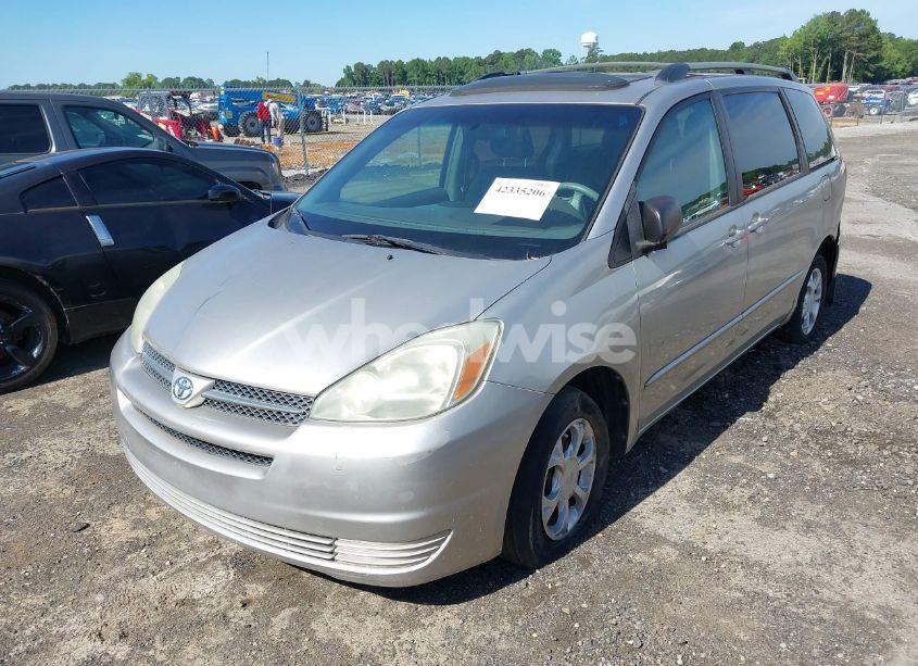 Photo 2 of 2004 Toyota Sienna CE/LE (VIN 5TDZA23C74S116935)