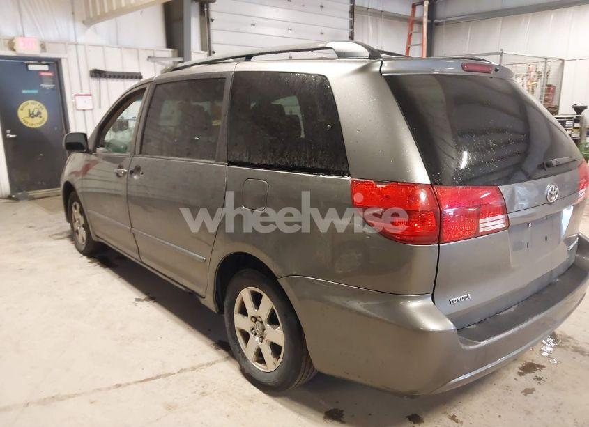 Photo 3 of 2004 Toyota Sienna LE (VIN 5TDZA23C74S120726)
