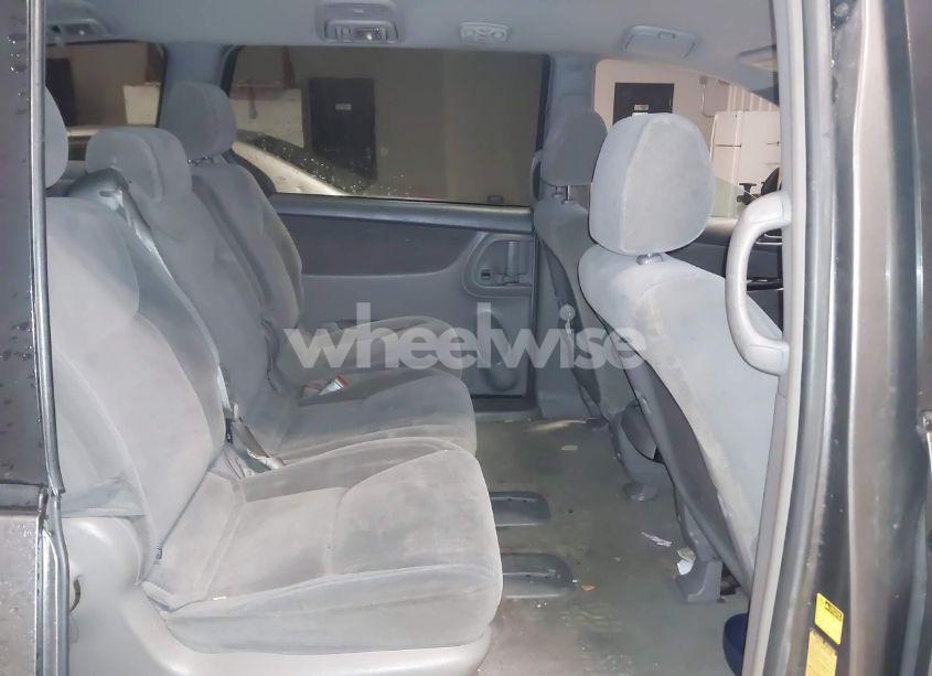 Photo 8 of 2004 Toyota Sienna LE (VIN 5TDZA23C74S120726)