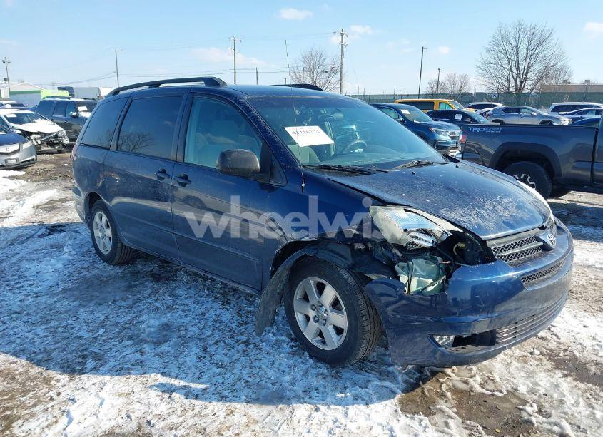 2004 Toyota Sienna LE (VIN 5TDZA23C74S124338) main photo