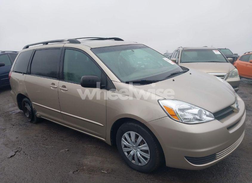 Photo 13 of 2004 Toyota Sienna CE/LE (VIN 5TDZA23C74S124761)