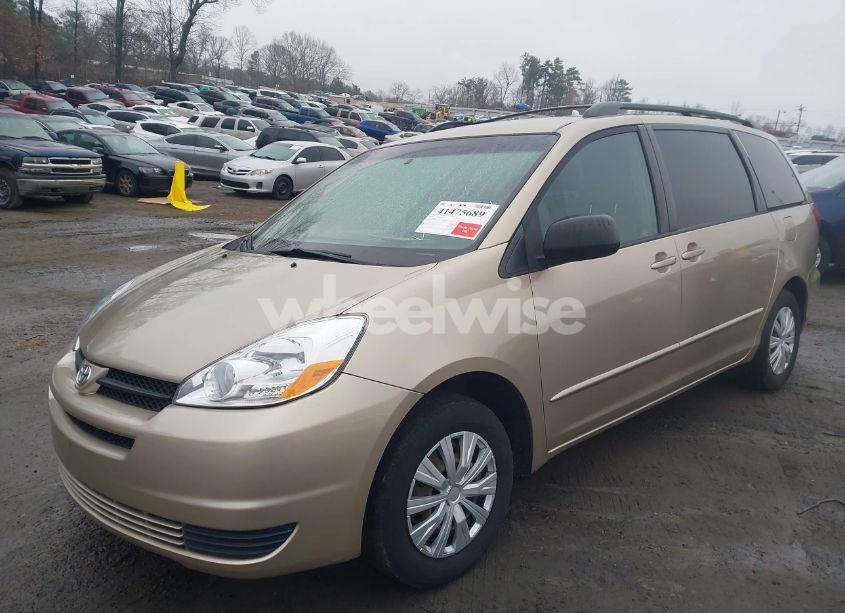 Photo 2 of 2004 Toyota Sienna CE/LE (VIN 5TDZA23C74S124761)