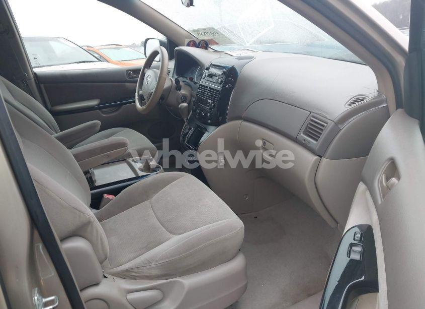 Photo 5 of 2004 Toyota Sienna CE/LE (VIN 5TDZA23C74S124761)