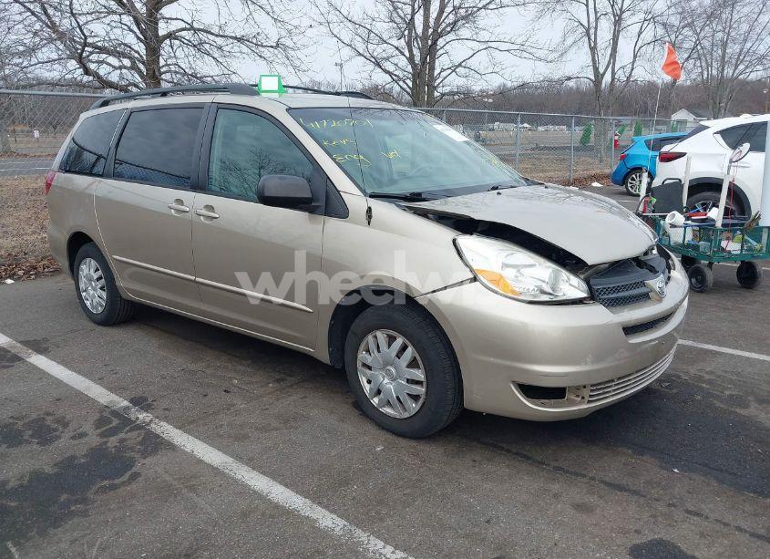 2004 Toyota Sienna LE (VIN 5TDZA23C74S133430) main photo