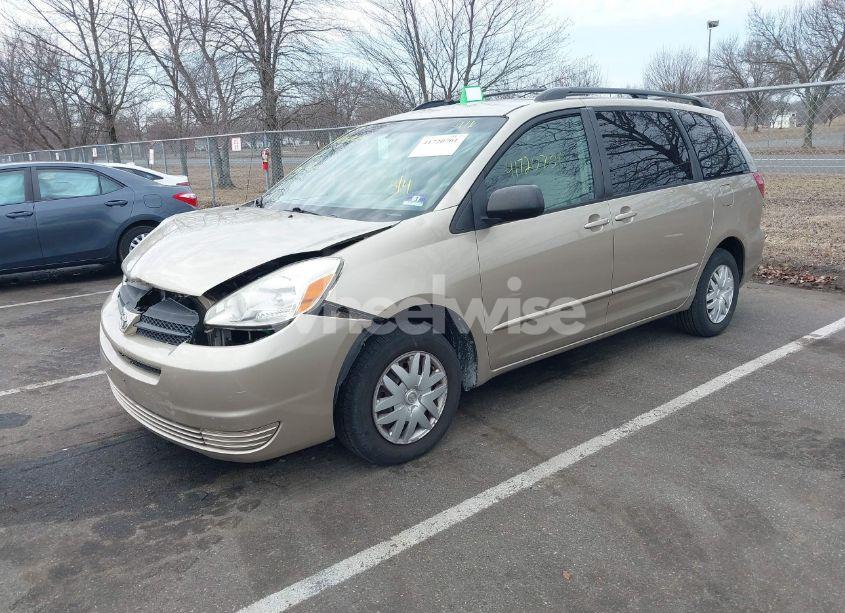 Photo 2 of 2004 Toyota Sienna LE (VIN 5TDZA23C74S133430)