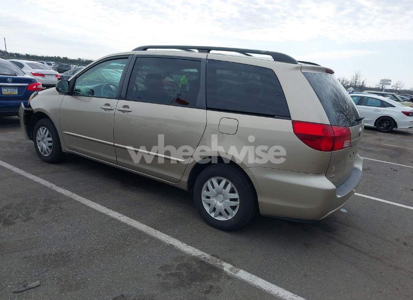 Photo 3 of 2004 Toyota Sienna LE (VIN 5TDZA23C74S133430)