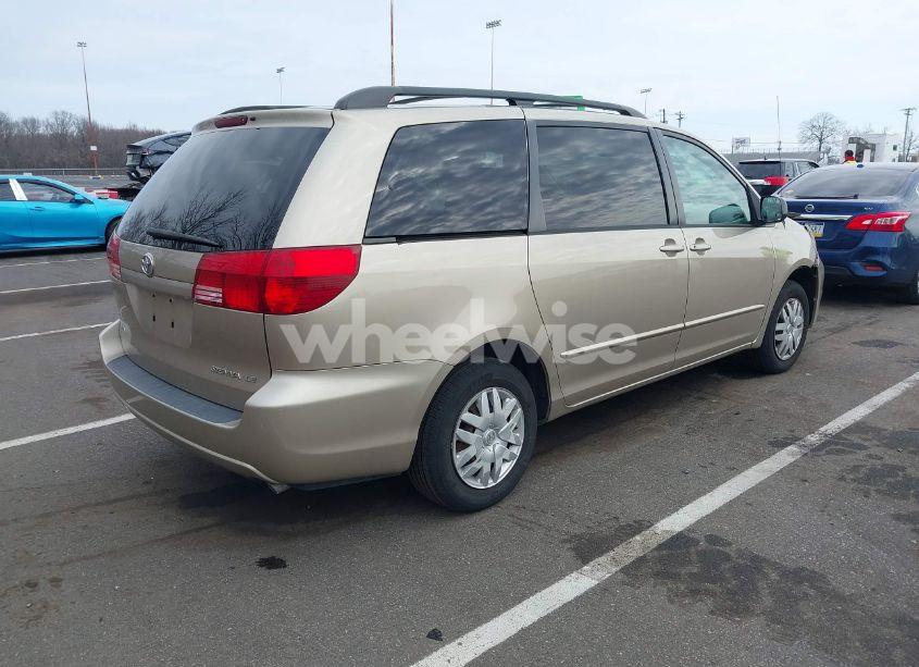 Photo 4 of 2004 Toyota Sienna LE (VIN 5TDZA23C74S133430)