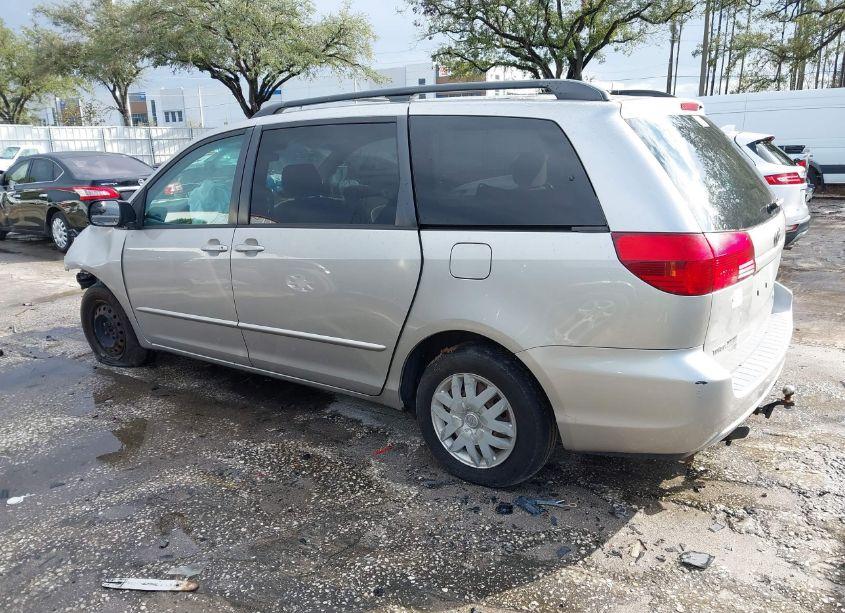 Photo 3 of 2004 Toyota Sienna LE (VIN 5TDZA23C74S154116)