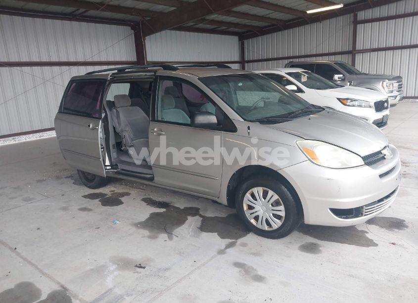 2004 Toyota Sienna CE (VIN 5TDZA23C74S161390) main photo