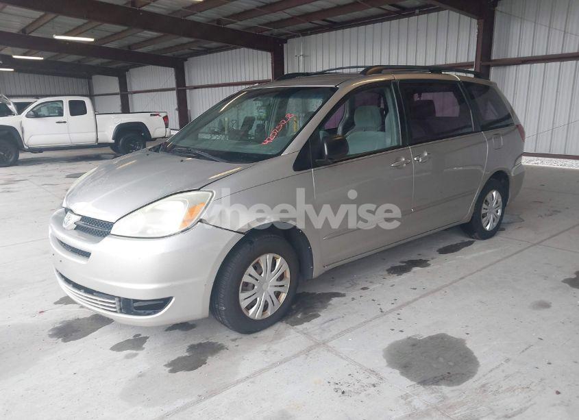 Photo 2 of 2004 Toyota Sienna CE (VIN 5TDZA23C74S161390)