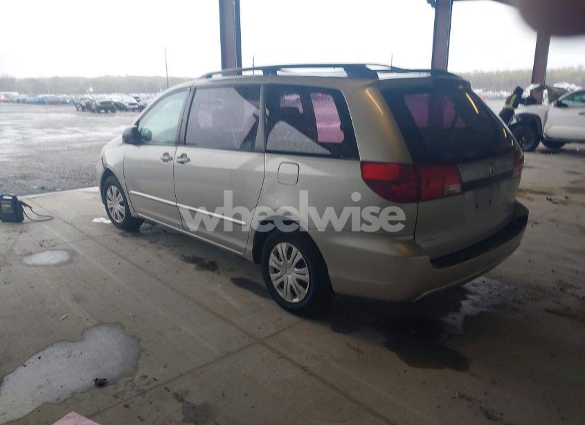 Photo 3 of 2004 Toyota Sienna CE (VIN 5TDZA23C74S161390)