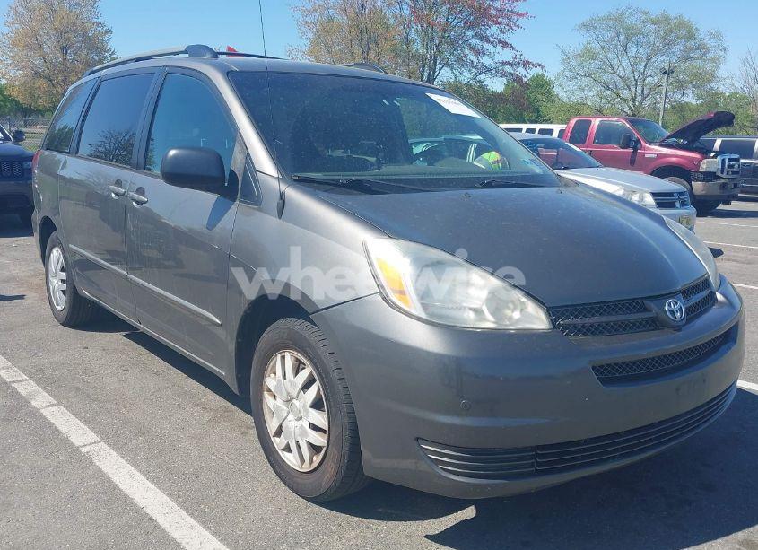 2004 Toyota Sienna LE (VIN 5TDZA23C74S169294) main photo