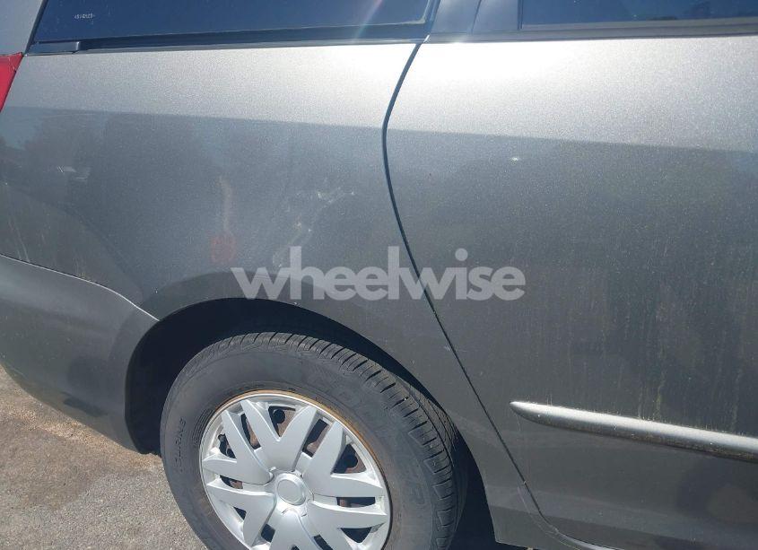 Photo 12 of 2004 Toyota Sienna LE (VIN 5TDZA23C74S169294)