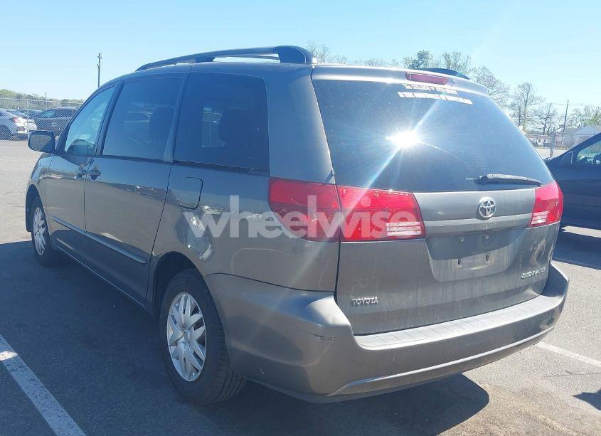 Photo 3 of 2004 Toyota Sienna LE (VIN 5TDZA23C74S169294)
