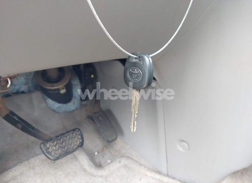 Photo 11 of 2004 Toyota Sienna LE (VIN 5TDZA23C74S172826)