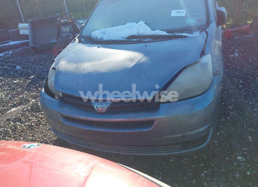 Photo 6 of 2004 Toyota Sienna LE (VIN 5TDZA23C74S173992)
