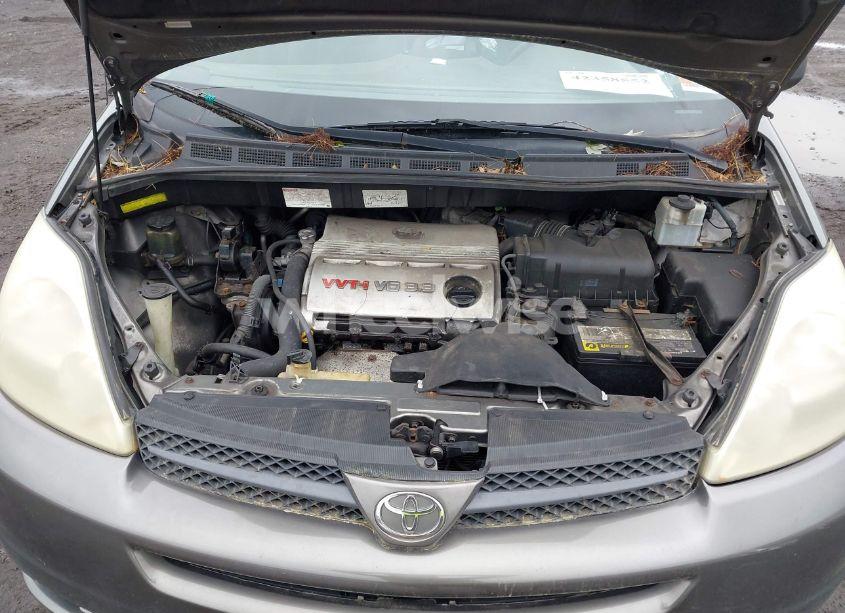 Photo 10 of 2004 Toyota Sienna CE (VIN 5TDZA23C74S179601)