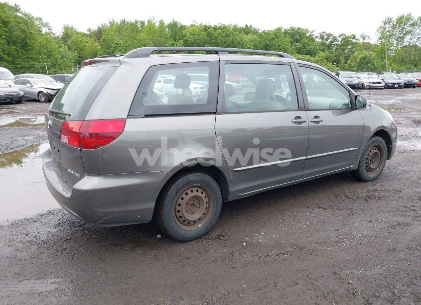 Photo 4 of 2004 Toyota Sienna CE (VIN 5TDZA23C74S179601)