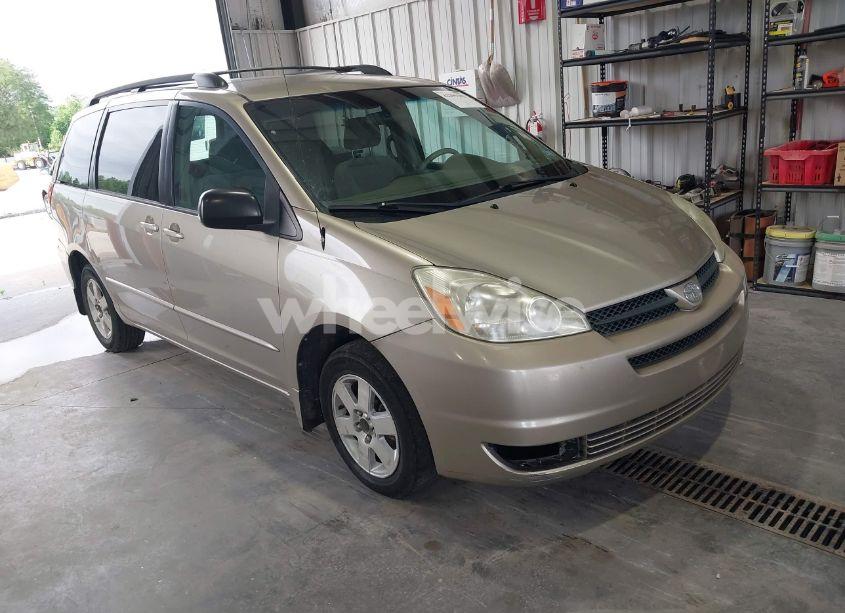 2004 Toyota Sienna LE (VIN 5TDZA23C74S207557) main photo